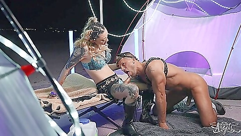 Smoking hot sex with a hawt chick
