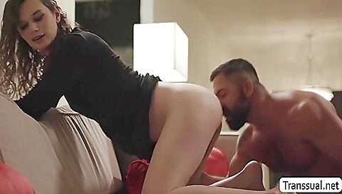 Mas looks like neten and cum on her boyfriend
