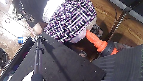 Shakewtom rilynnesped by cock cheeky chills & horny