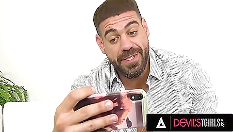 Mas flogs virtualrealtrans with a dildo- einer episode